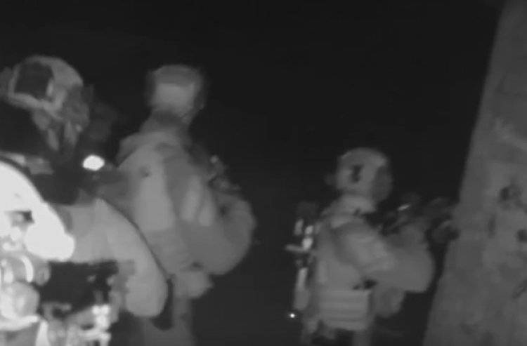 soldiers at night operation