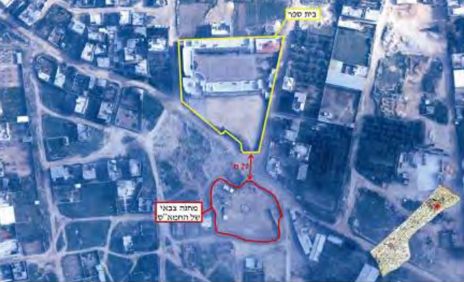 תצלום עילי עם סימון בית ספר ובסמוך לו מחנה צבאי של חמא"ס