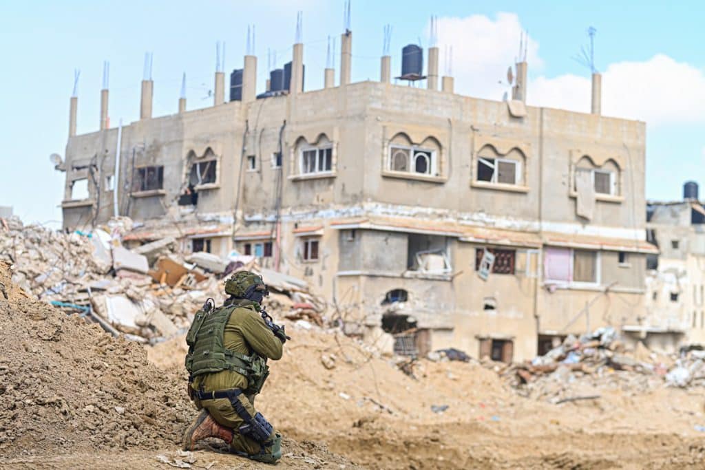 idf soldier combat in urban area