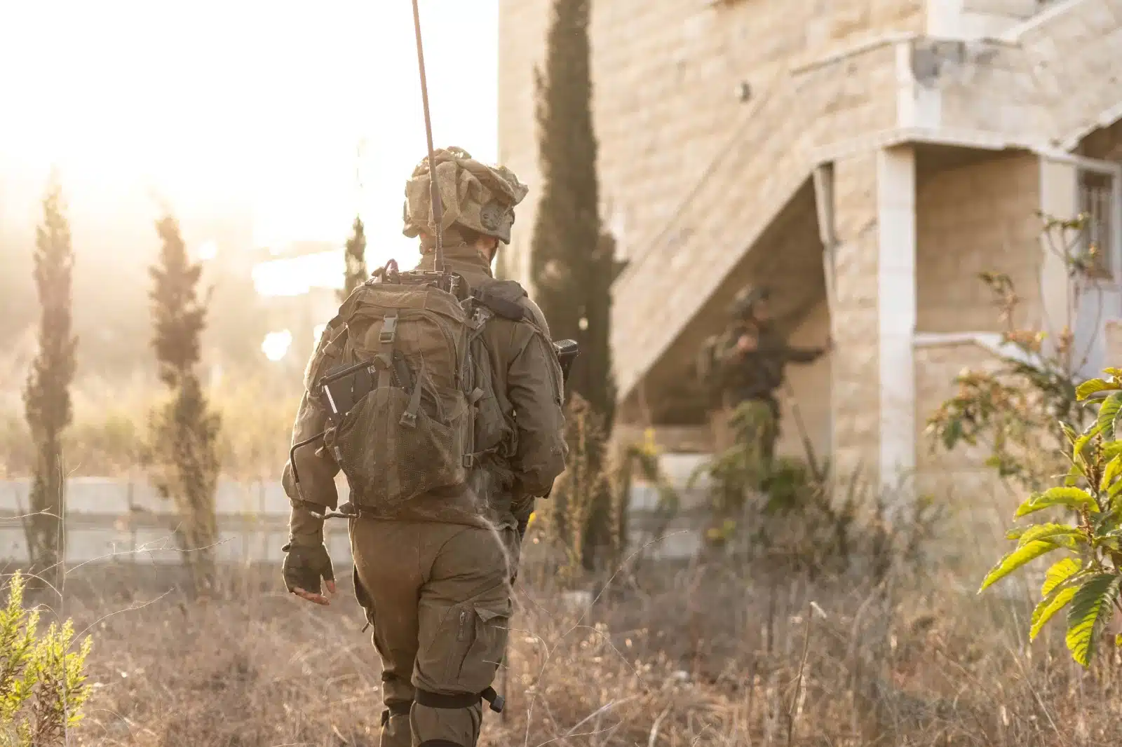 IDF soldiers near lebanese houses